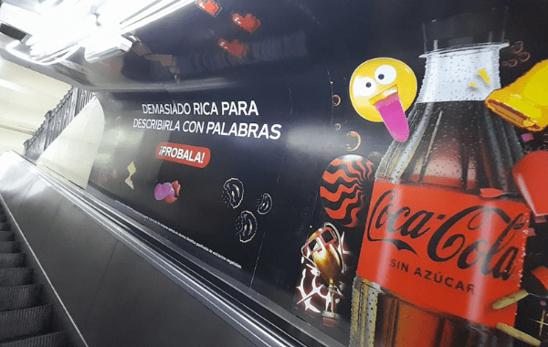 Escalera Mecánica Tematizada - Subte