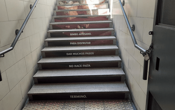 Frente de Escalera -Subte