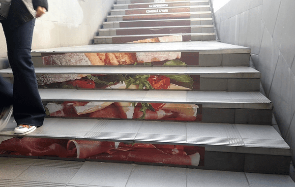 Frente de Escalera -Subte