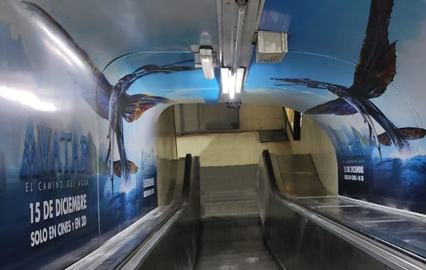 Escalera Mecánica Tematizada - Subte