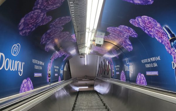 Escalera Mecánica Tematizada - Subte