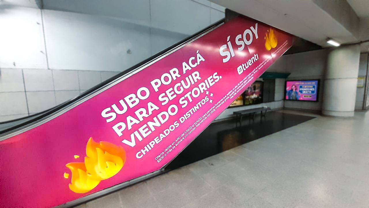 Lateral Escalera - Subte