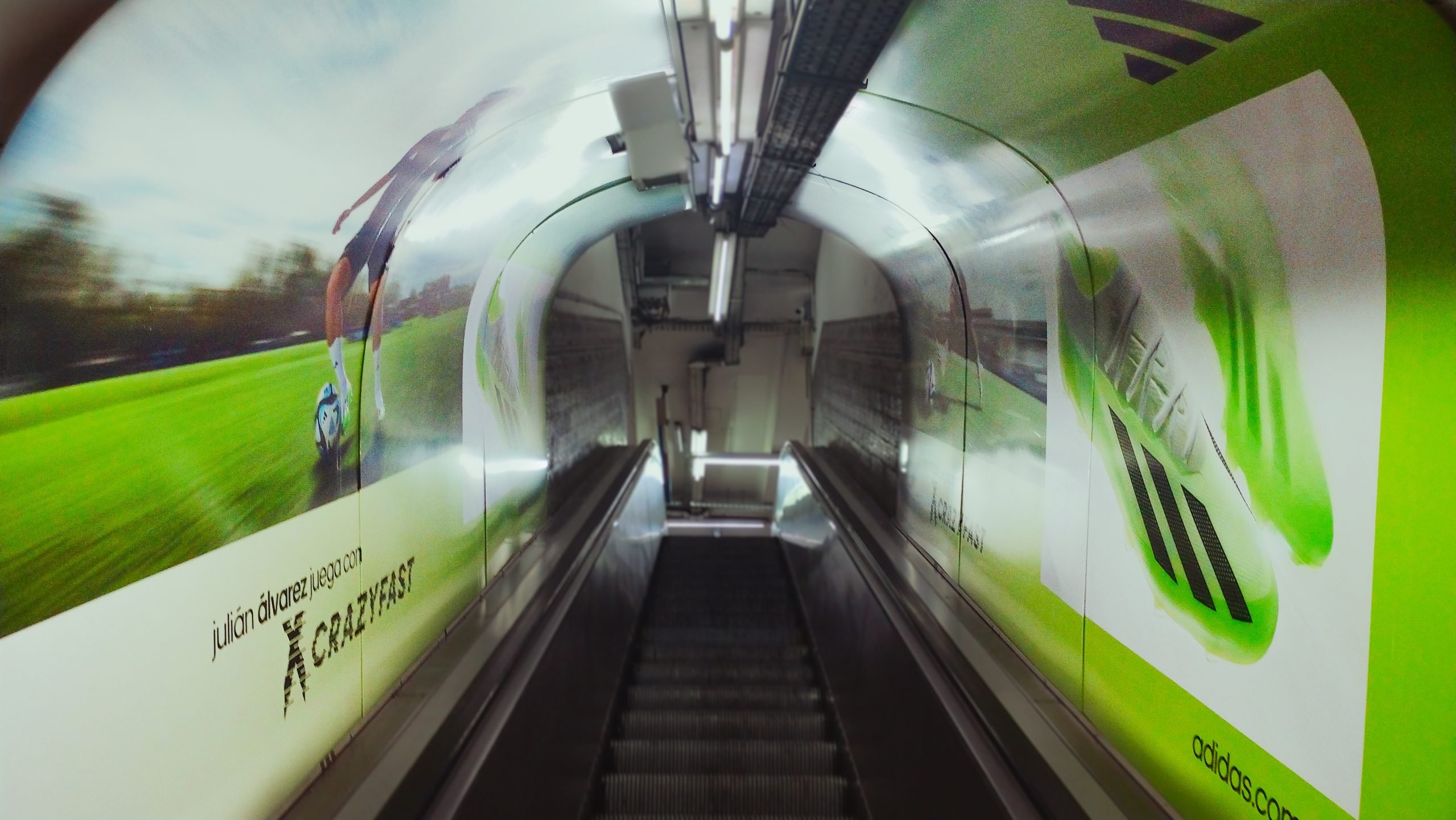Tematización de Escalera Mecánica - Subte