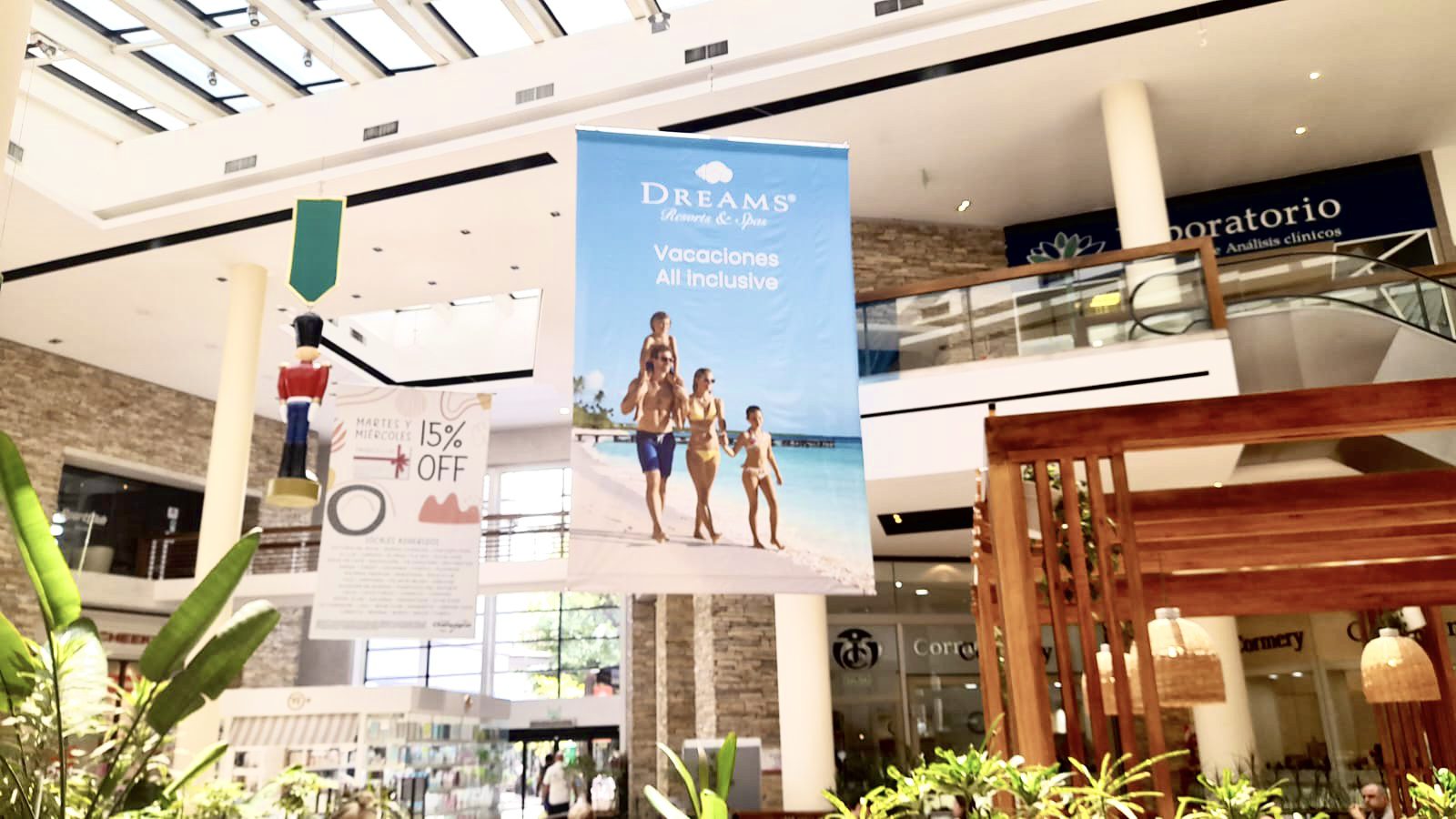 Mega Banner Central - Shopping