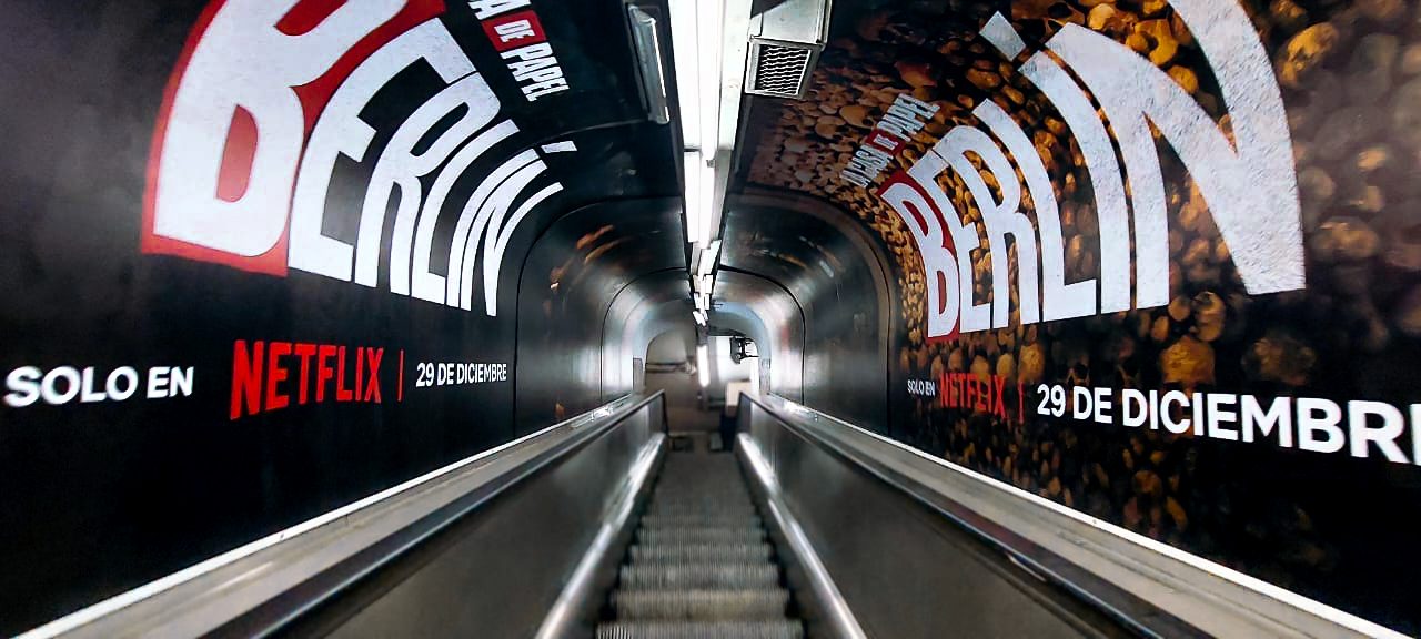 Escalera Mecánica Tematizada - Subte